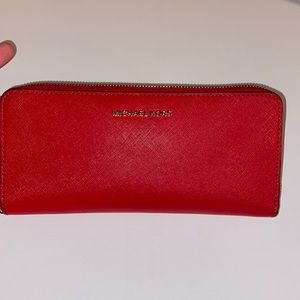 Michael Kors Jet Set Continental Wallet - Wristlet